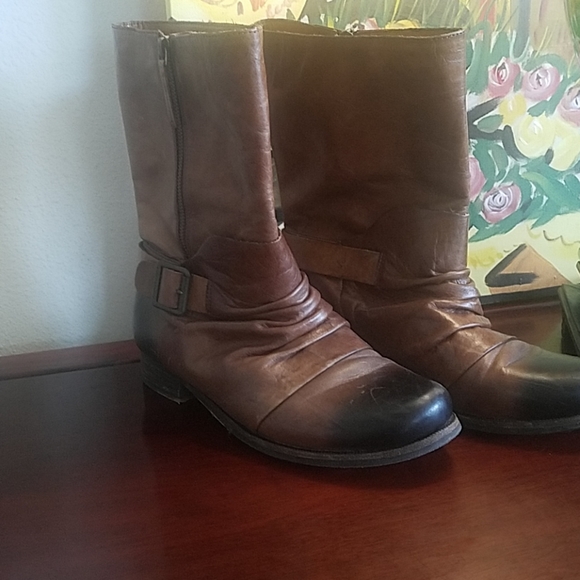 Vince Camuto leather boot size 10 - Picture 3 of 6